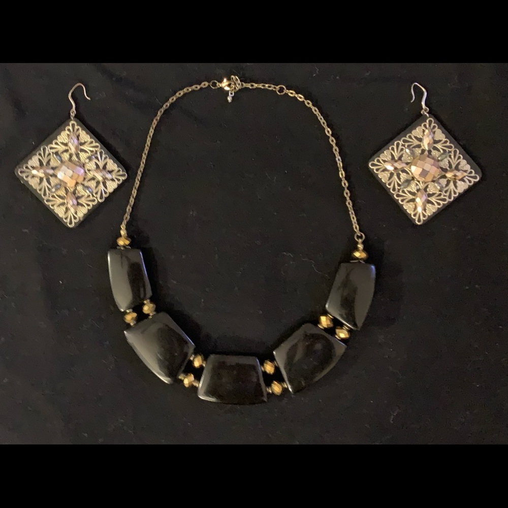 Black and gold statement necklace and earring set